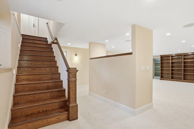 2200 Kenwood Parkway, Minneapolis, MN 55405