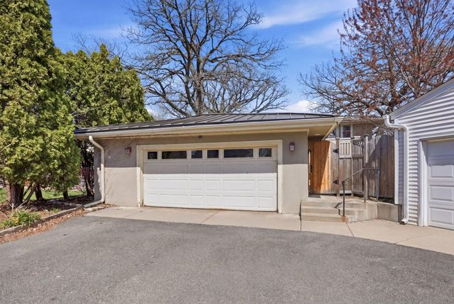 2200 Kenwood Parkway, Minneapolis, MN 55405