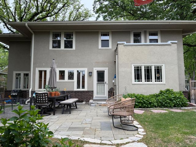 2200 Kenwood Parkway, Minneapolis, MN 55405