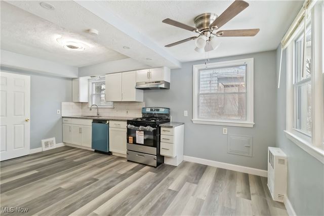 16402 Cloverside Avenue, Cleveland, OH 44128