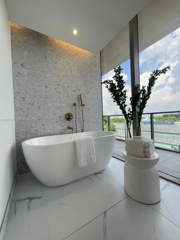 2678 Tigertail Avenue 502, Miami, FL 33133