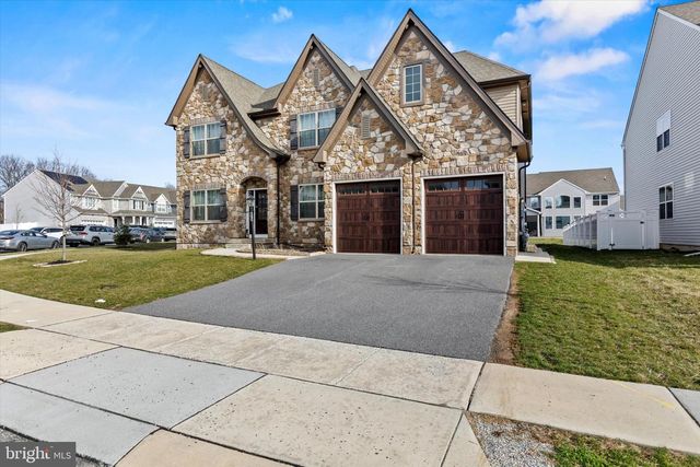 15 STALLION, Mechanicsburg, PA 17050