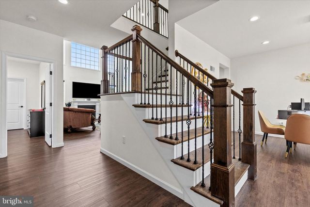 15 STALLION, Mechanicsburg, PA 17050