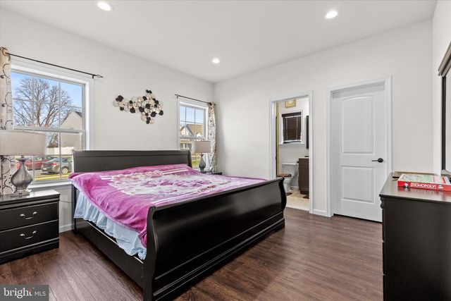 15 STALLION, Mechanicsburg, PA 17050