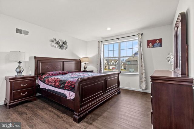 15 STALLION, Mechanicsburg, PA 17050