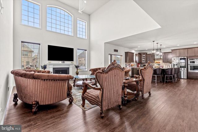 15 STALLION, Mechanicsburg, PA 17050