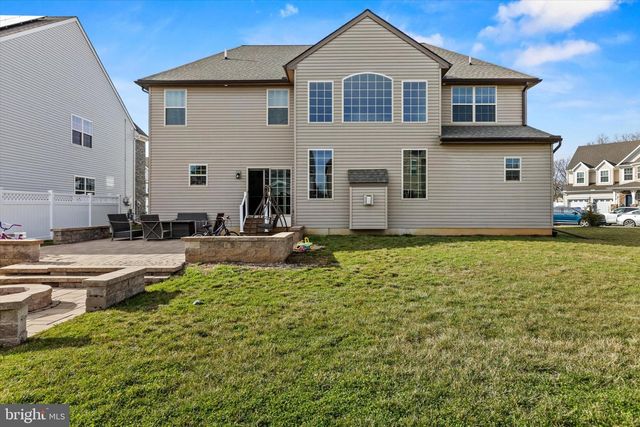 15 STALLION, Mechanicsburg, PA 17050