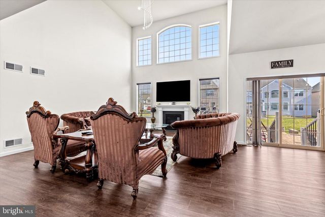 15 STALLION, Mechanicsburg, PA 17050