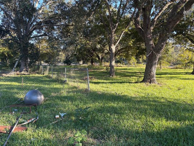 29156 Fm 1301 Road, West Columbia, TX 77486