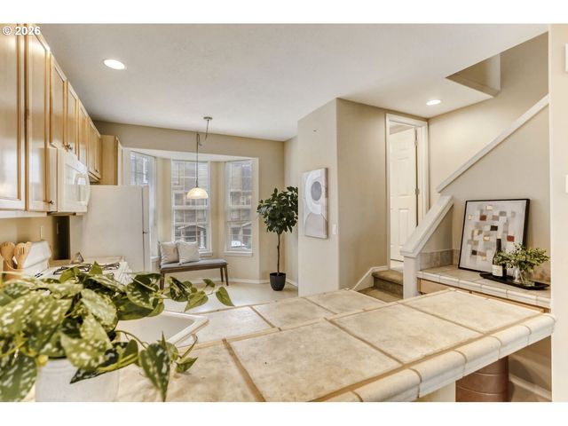 15487 BRIANNE Ct, Lake Oswego, OR 97035