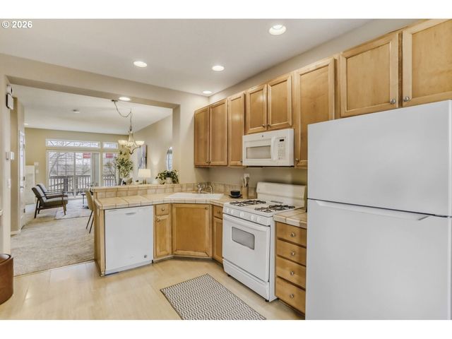 15487 BRIANNE Ct, Lake Oswego, OR 97035