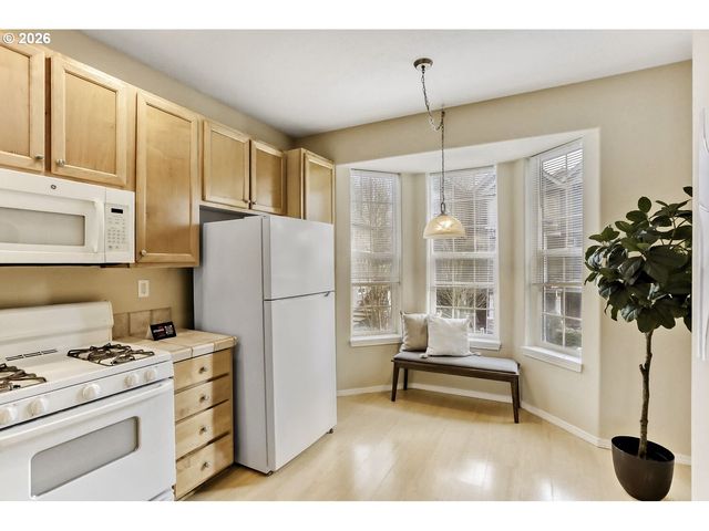 15487 BRIANNE Ct, Lake Oswego, OR 97035