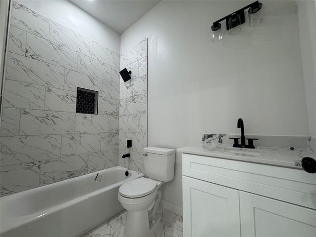 331 Delaware St, Houston, TX 77029