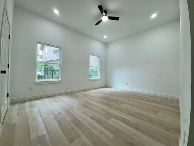 331 Delaware St, Houston, TX 77029