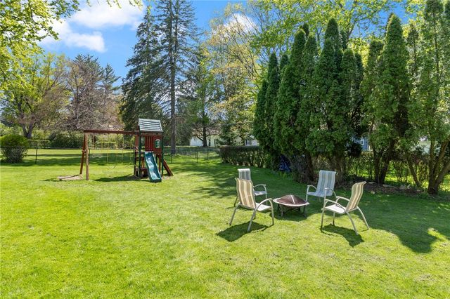 25 Lincolnshire Road, Webster, NY 14580