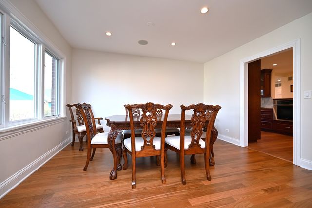 175 LAGOON Drive, Northfield, IL 60093