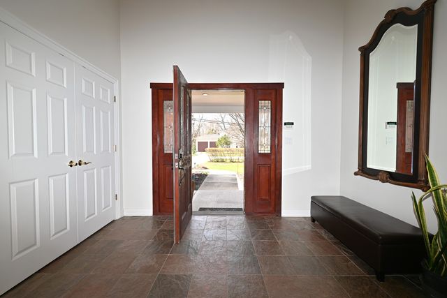 175 LAGOON Drive, Northfield, IL 60093