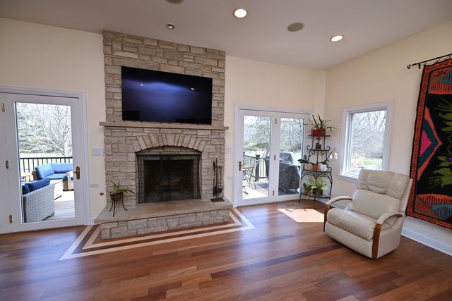 175 LAGOON Drive, Northfield, IL 60093
