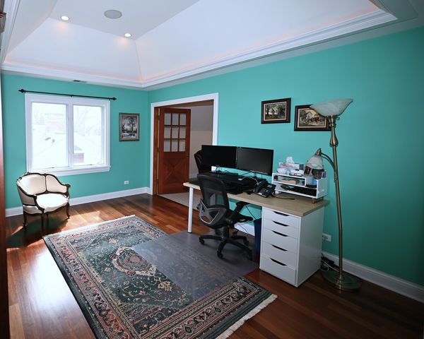 175 LAGOON Drive, Northfield, IL 60093