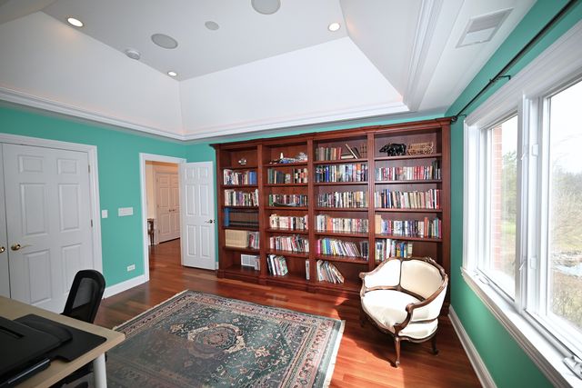175 LAGOON Drive, Northfield, IL 60093