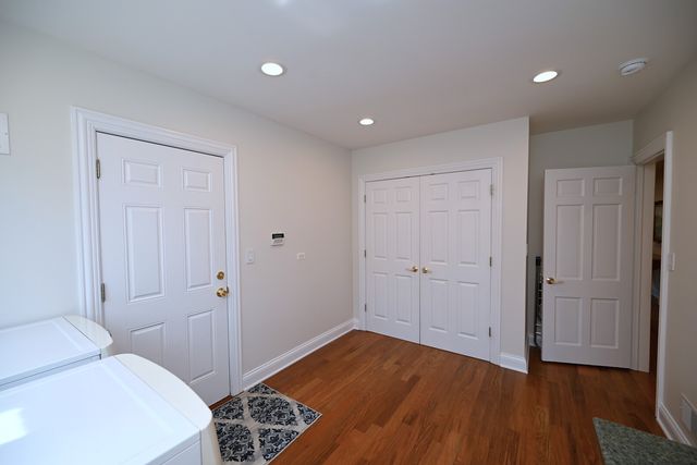 175 LAGOON Drive, Northfield, IL 60093