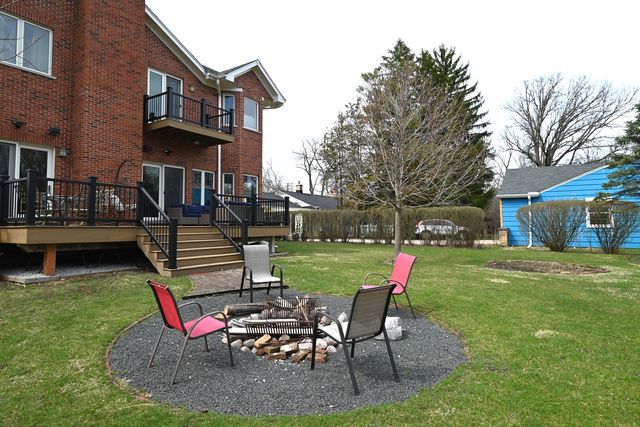 175 LAGOON Drive, Northfield, IL 60093