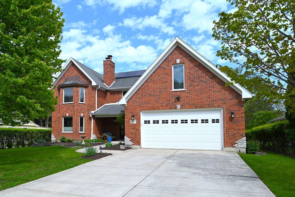175 LAGOON Drive, Northfield, IL 60093
