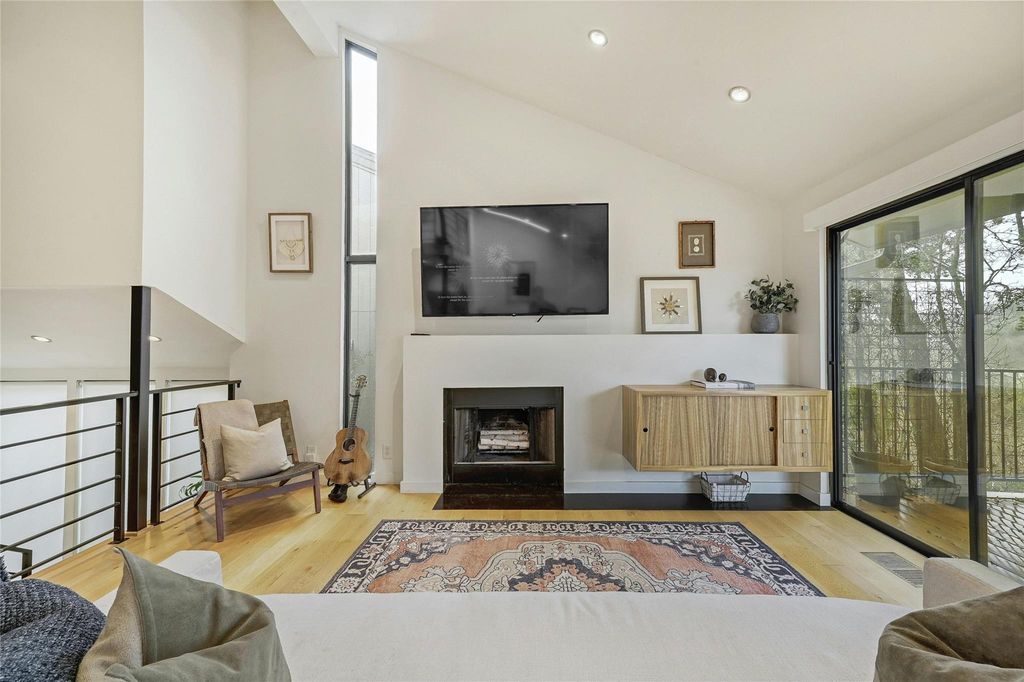 1821 Westlake DR 103, Austin, TX 78746