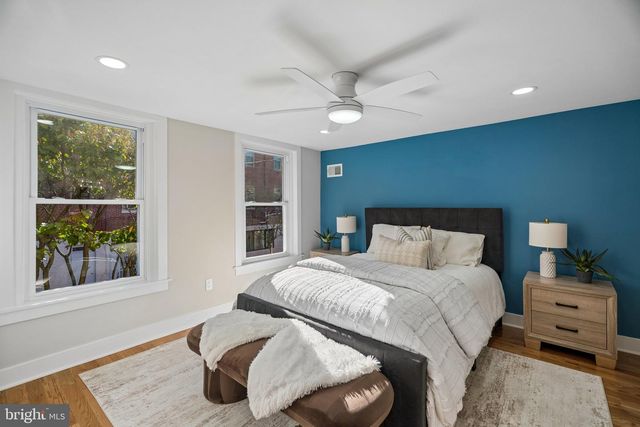 1033 CARPENTER ST, Philadelphia, PA 19147