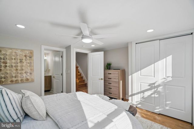 1033 CARPENTER ST, Philadelphia, PA 19147