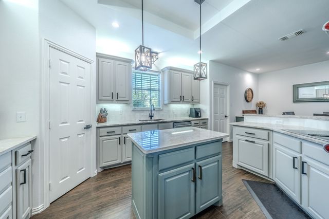 1658 Pepper Tree Lane, Midlothian, TX 76065