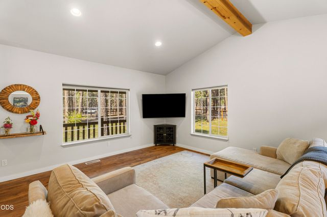15375 Ponderosa Loop, La Pine, OR 97739
