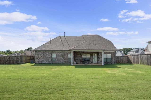 175 MARRIETTA DR, Oakland, TN 38060