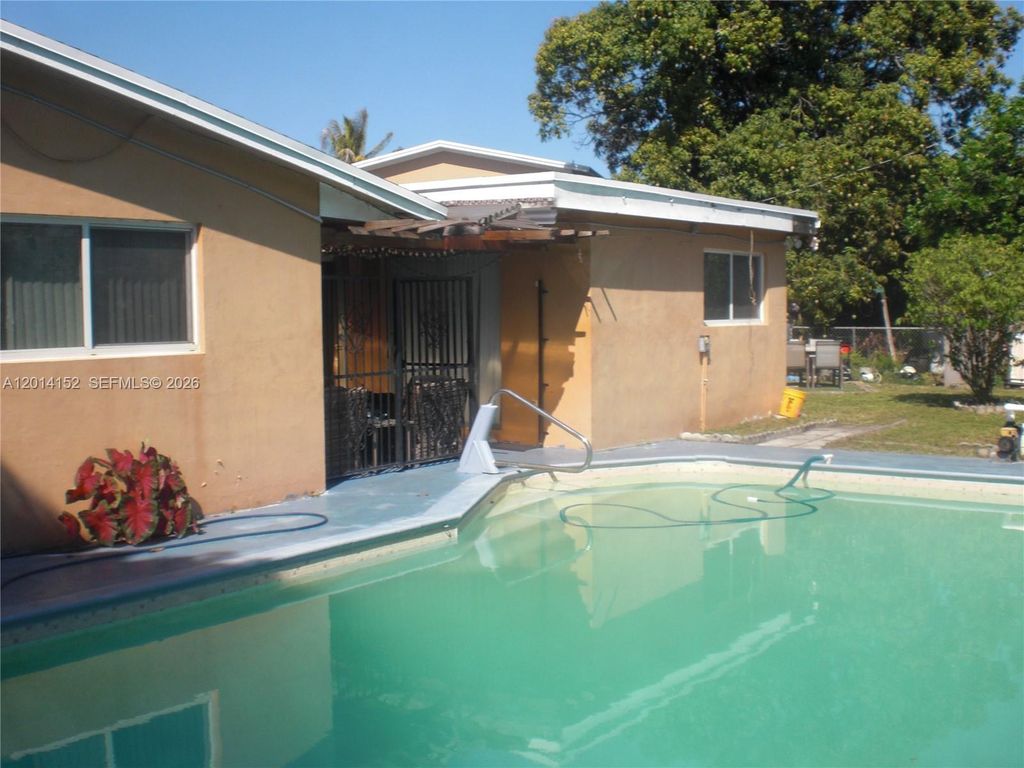 6270 NW 18th Street, Sunrise, FL 33313
