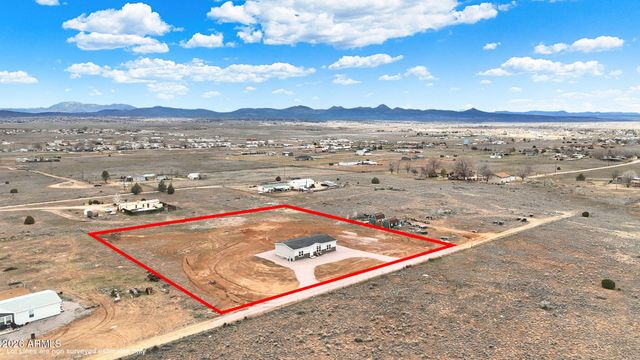 127 W LAXTON CASTLE Way, Paulden, AZ 86334