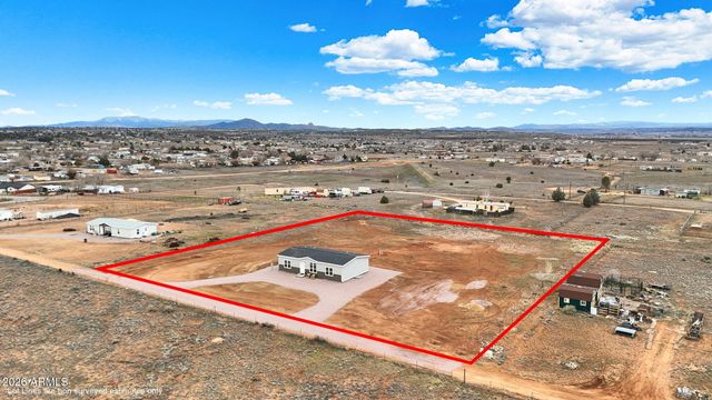 127 W LAXTON CASTLE Way, Paulden, AZ 86334