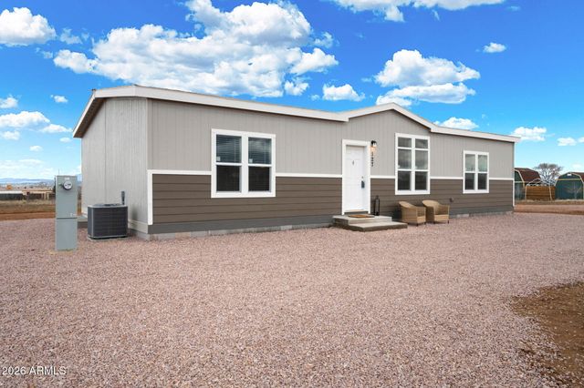 127 W LAXTON CASTLE Way, Paulden, AZ 86334