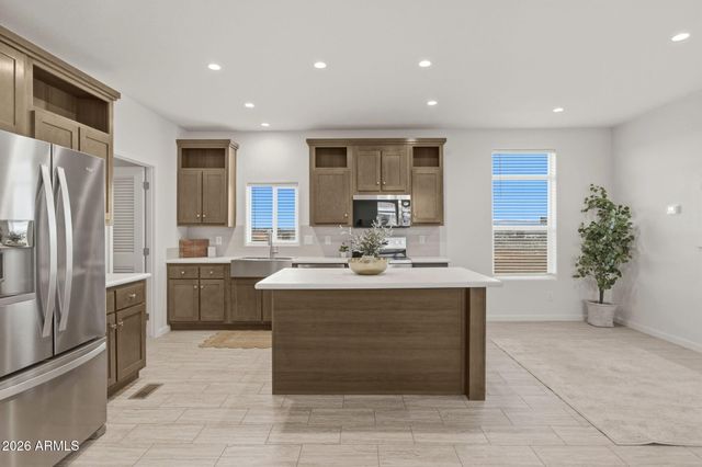 127 W LAXTON CASTLE Way, Paulden, AZ 86334