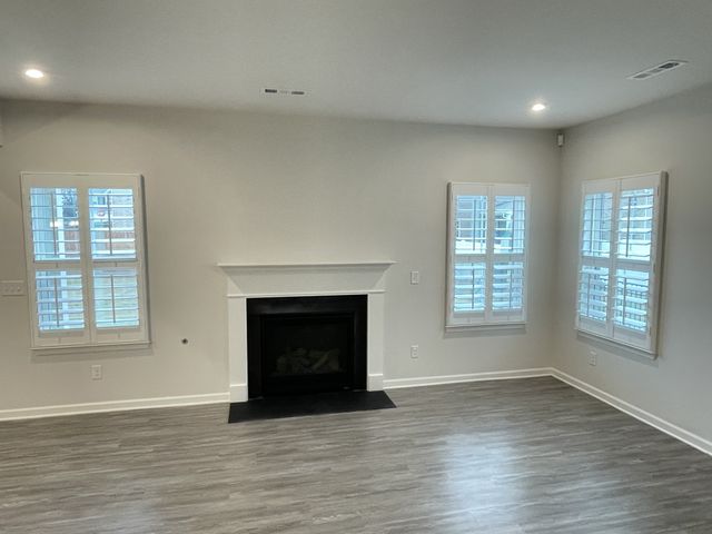 107 Meyrick Dr, Gallatin, TN 37066