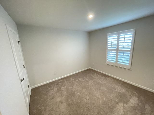 107 Meyrick Dr, Gallatin, TN 37066