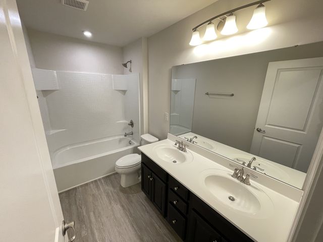 107 Meyrick Dr, Gallatin, TN 37066
