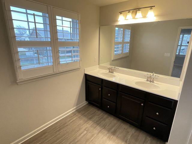 107 Meyrick Dr, Gallatin, TN 37066