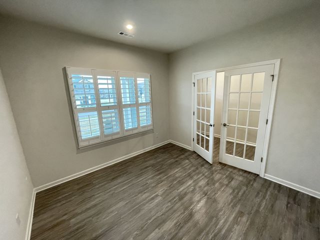 107 Meyrick Dr, Gallatin, TN 37066