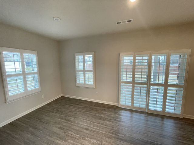 107 Meyrick Dr, Gallatin, TN 37066