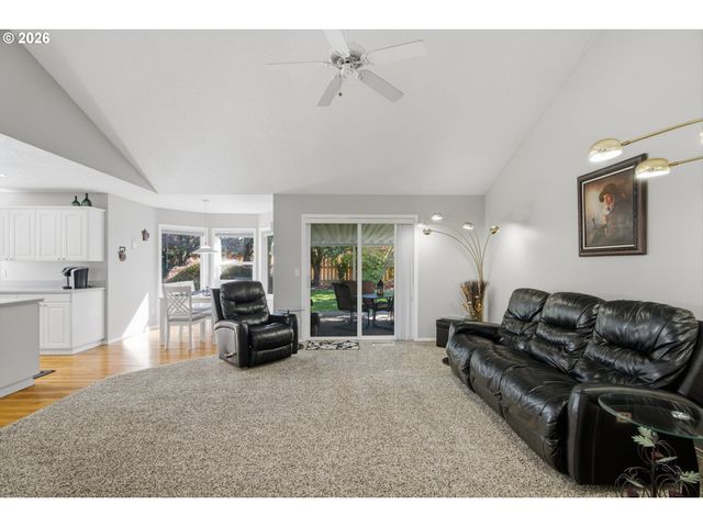 19404 VINCENT Dr, Oregon City, OR 97045