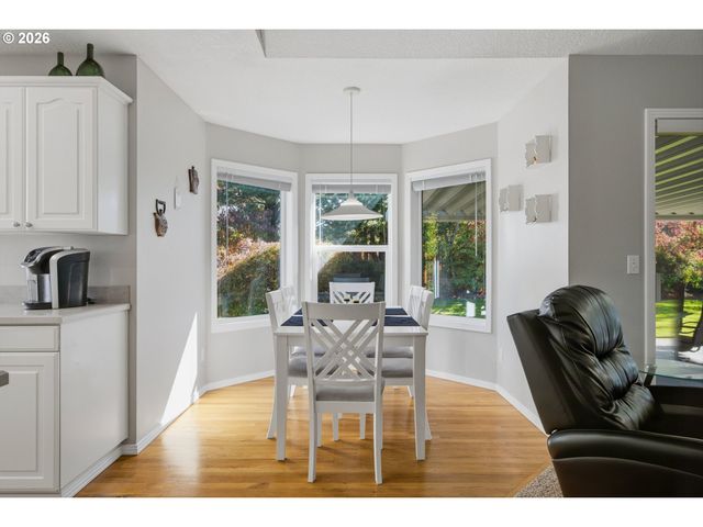 19404 VINCENT Dr, Oregon City, OR 97045