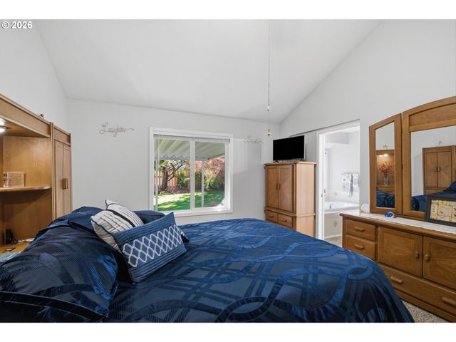 19404 VINCENT Dr, Oregon City, OR 97045