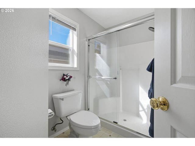 19404 VINCENT Dr, Oregon City, OR 97045