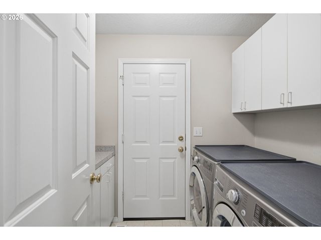 19404 VINCENT Dr, Oregon City, OR 97045