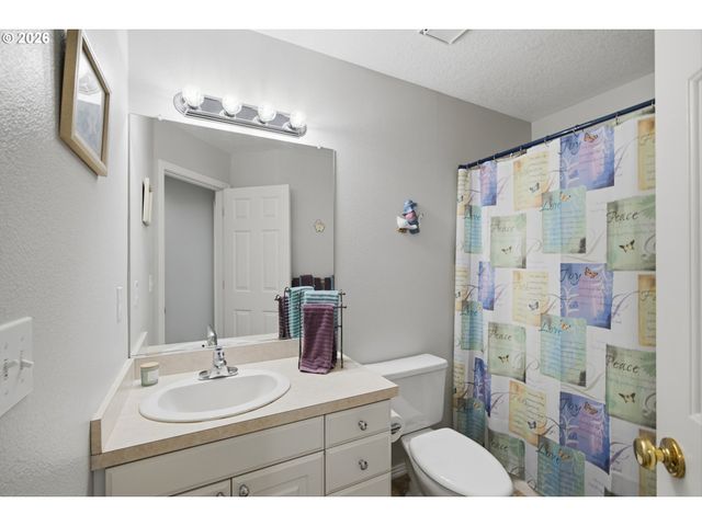 19404 VINCENT Dr, Oregon City, OR 97045